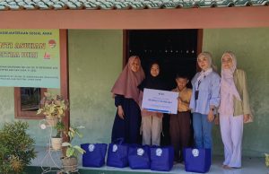 Penyaluran Bantuan Kepada Sejumlah Yayasan Dan Masyarakat Di Sekitar Kantor BRI.