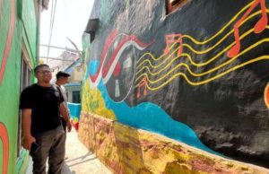 Warga Gang Stones Bandung Padukan Mural Kemerdekaan dan Identitas Lingkungan