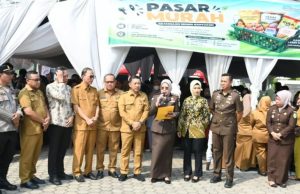 Pemkab dan Kejari Banyuasin Gelar Operasi Pasar Murah, Warga Antusias