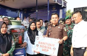Bupati OKU Timur Serahkan Bantuan UEP untuk 150 KPM di 20 Kecamatan