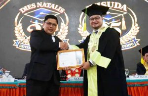 121 Lulusan UNILED Wisuda, Tantangan Dunia Kerja Makin Berat