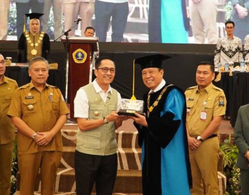 UPGRI Palembang Wisuda 1.557 Lulusan S1 dan S2 dalam Tiga Sesi di Wyndham OPI