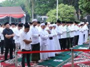 ISPU Palembang Capai 158, Salat Istisqa Digelar di Tengah Karhutla