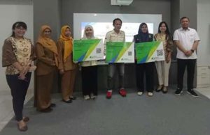 Pemkab Bekasi Berikan 350 Kartu BPJS Ketenagakerjaan bagi Pekerja Sosial, Perluas Perlindungan Relawan