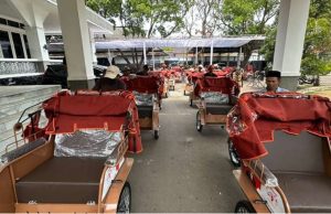 Pemkab Garut Salurkan 260 Becak Listrik dari Presiden Prabowo, Pengemudi Lansia Kini Lebih Mudah Mencari Nafkah