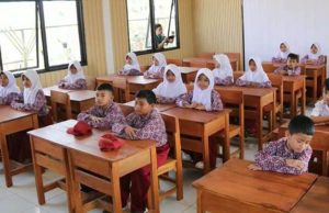 Sekolah dari 18 Ton Sampah Plastik Diresmikan di Garut, Hadirkan Dua Kelas dan Dua Toilet Baru